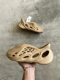 Adidas Yeezy Foam RNNR Ochre GW3354 review gfhg
