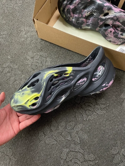 Adidas Yeezy Foam RNR MX Carbon IG9562  review 