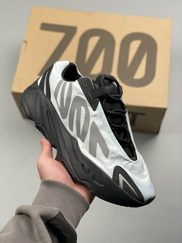 Adidas Yeezy Boost 700 MNVN Bone FV3729 review hgjh