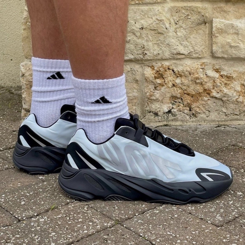 Adidas Yeezy Boost 700 MNVN Blue Tint GZ0711 review gfhg