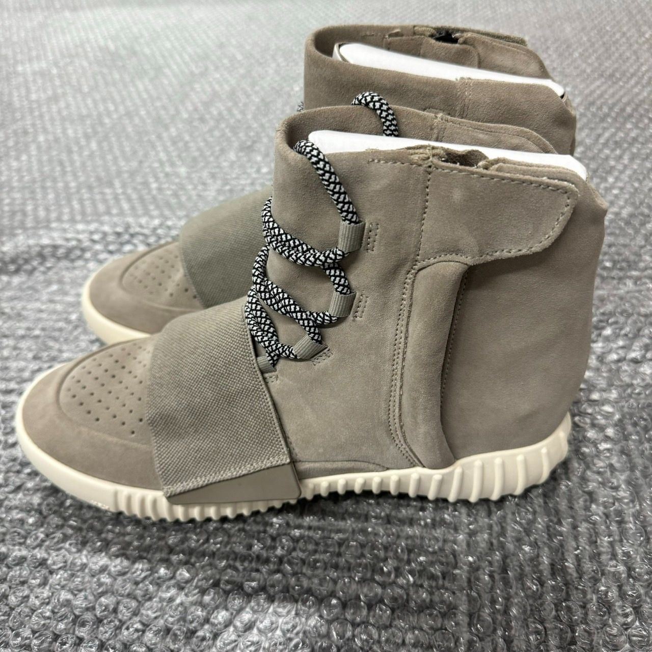 Adidas Yeezy Boost 750 OG Light Brown  B35309 review fhjh