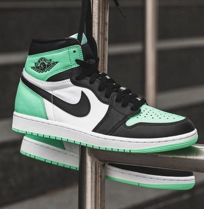 Air Jordan 1 High Lucky Green DZ5485-130 review fghn