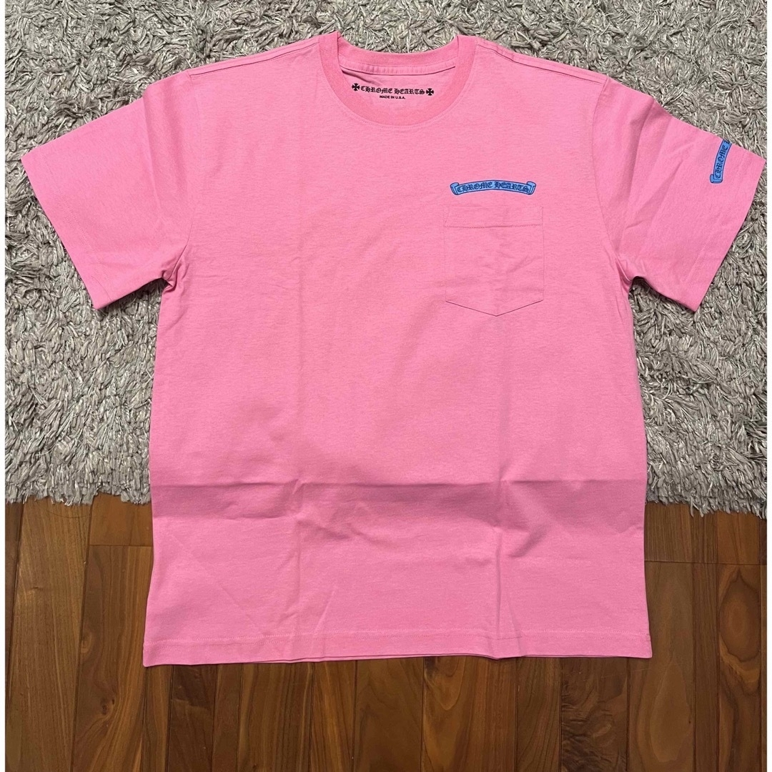 Chrome Hearts New Chrome Hearts Scroll Banner Dopamine Color Pocket T-shirt Pink CH2024 review fgf
