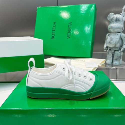 Bottega Veneta White Green Vulcan Sneakers review ghnhg