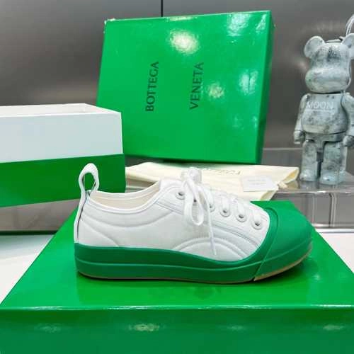 Bottega Veneta White Green Vulcan Sneakers review 