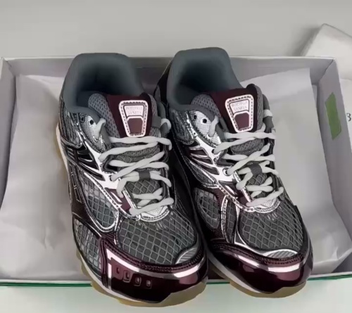 Bottega Veneta Orbit Merlot (Women's)  755915V2X402244 review 