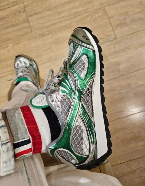 Bottega Veneta Orbit Silver Parakeet (Women's)  755915V2X401428 review 