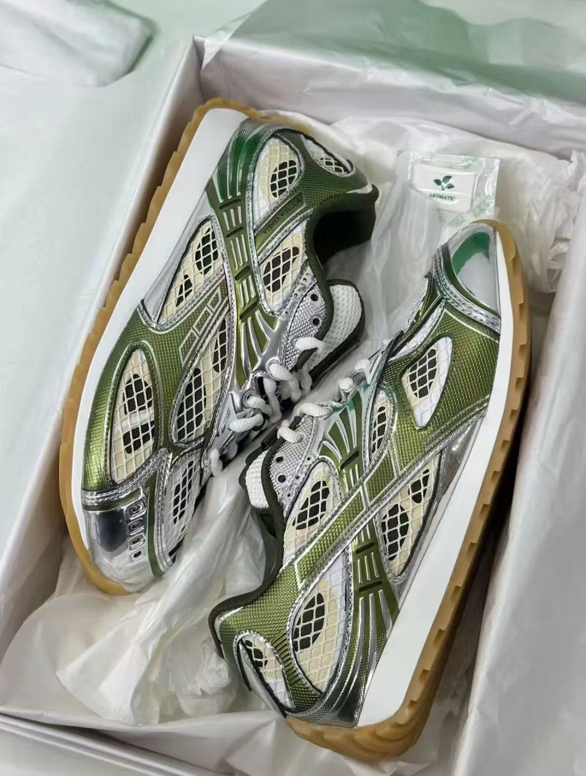 Bottega Veneta Orbit Silver Olive Green 755915V2X402848 review fghbg