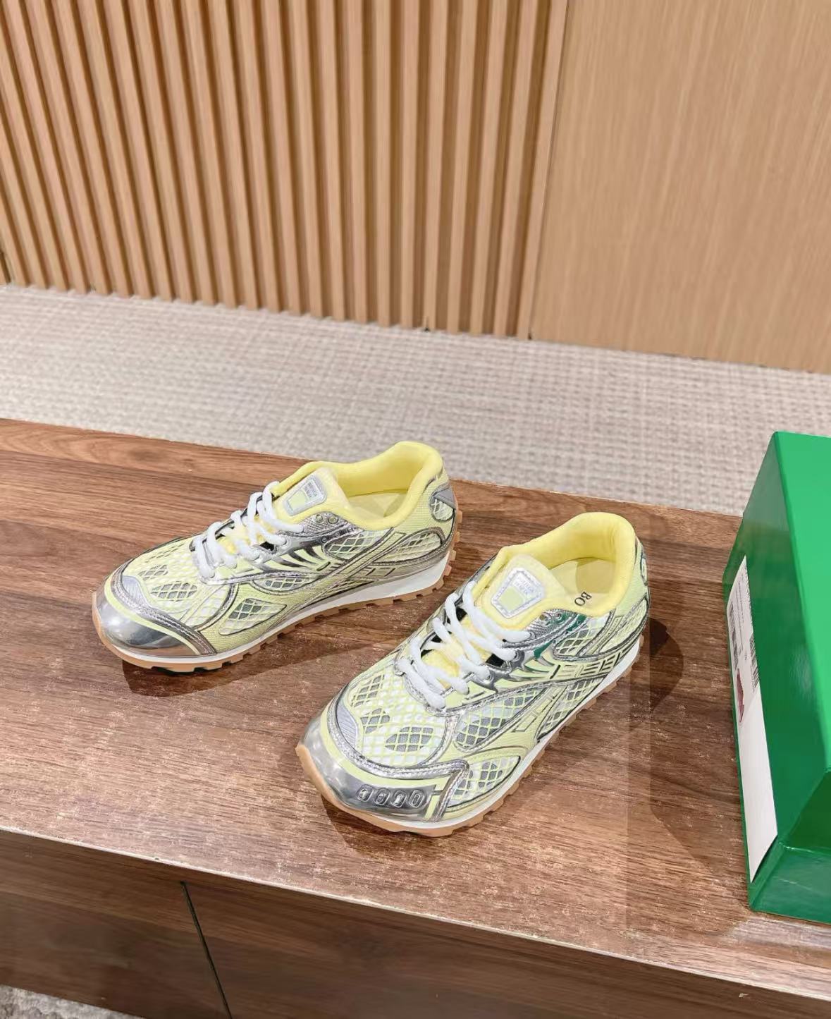 Bottega Veneta Orbit Silver Yellow 741357V2X407421 review gjm