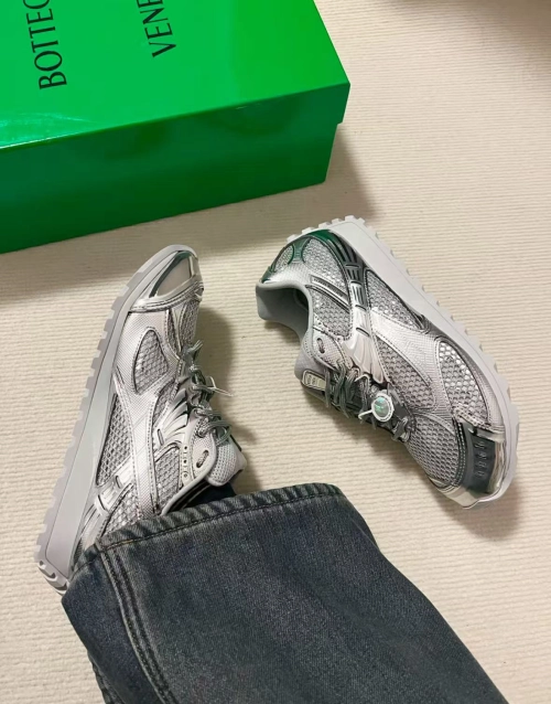 Bottega Veneta Orbit Silvery 755915V4V511414 review 