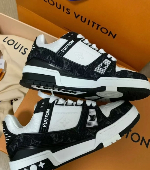  Louis Vuitton Trainer Black And White Cloth Cover  VL1202 review 