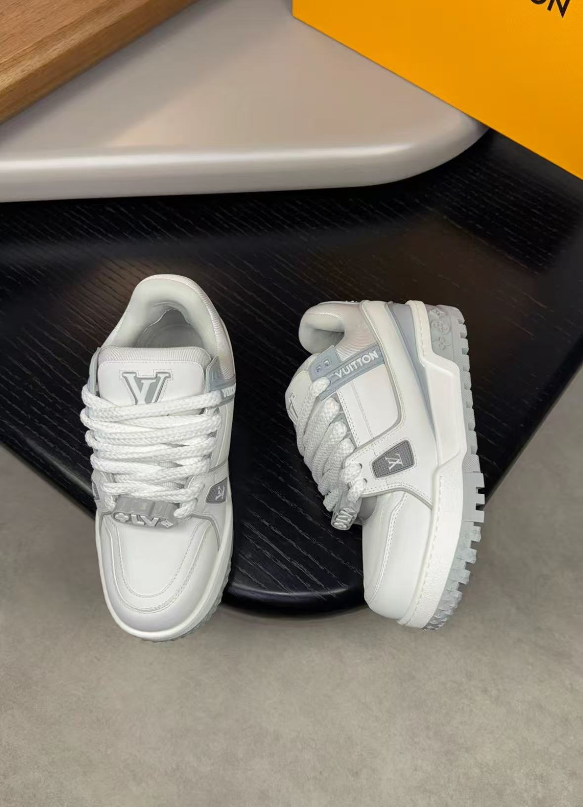 Louis Vuitton White Grey  review 0