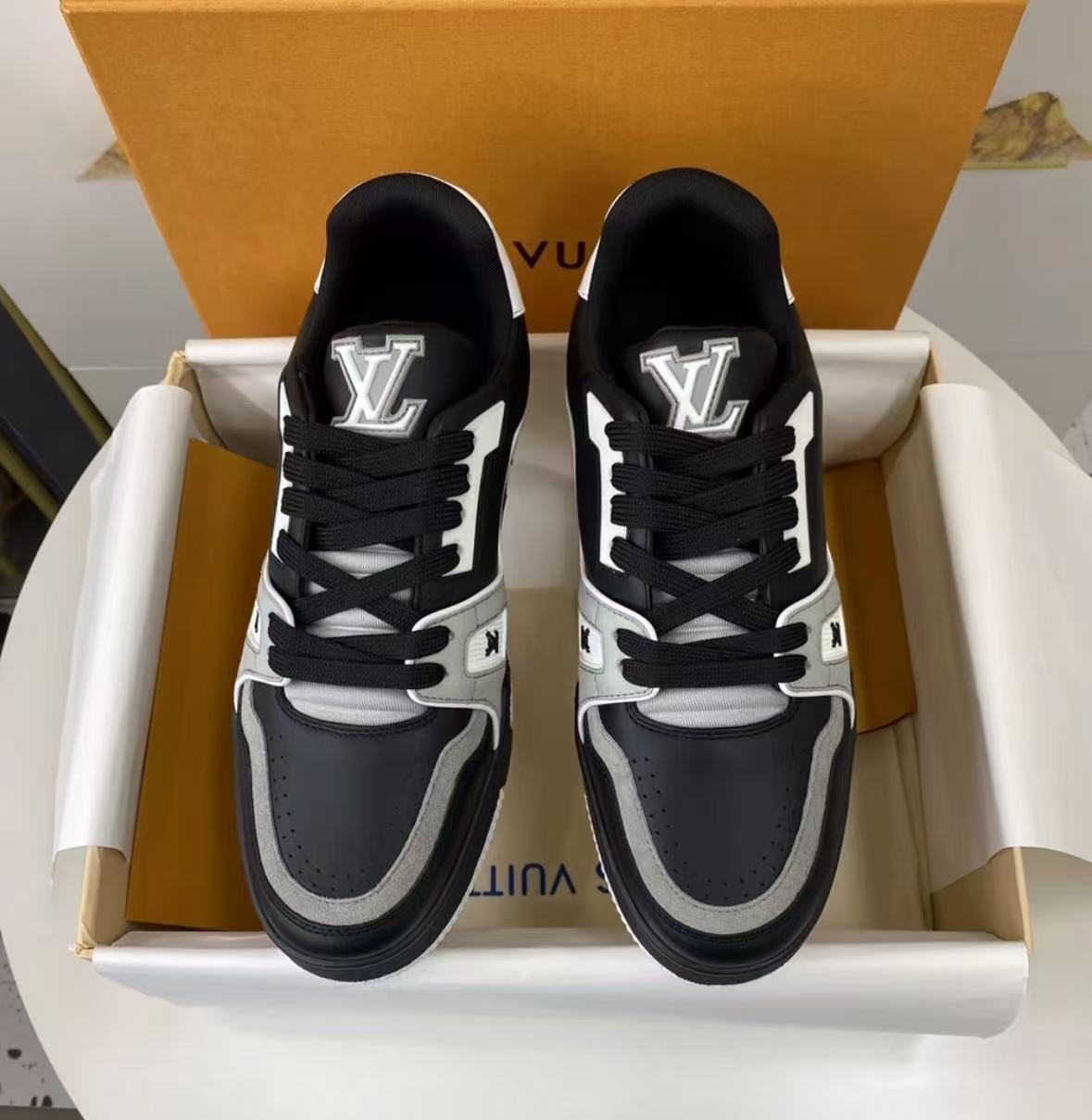 Louis Vuitton LV Trainer Black Grey White 1AAHS2 review fdgb