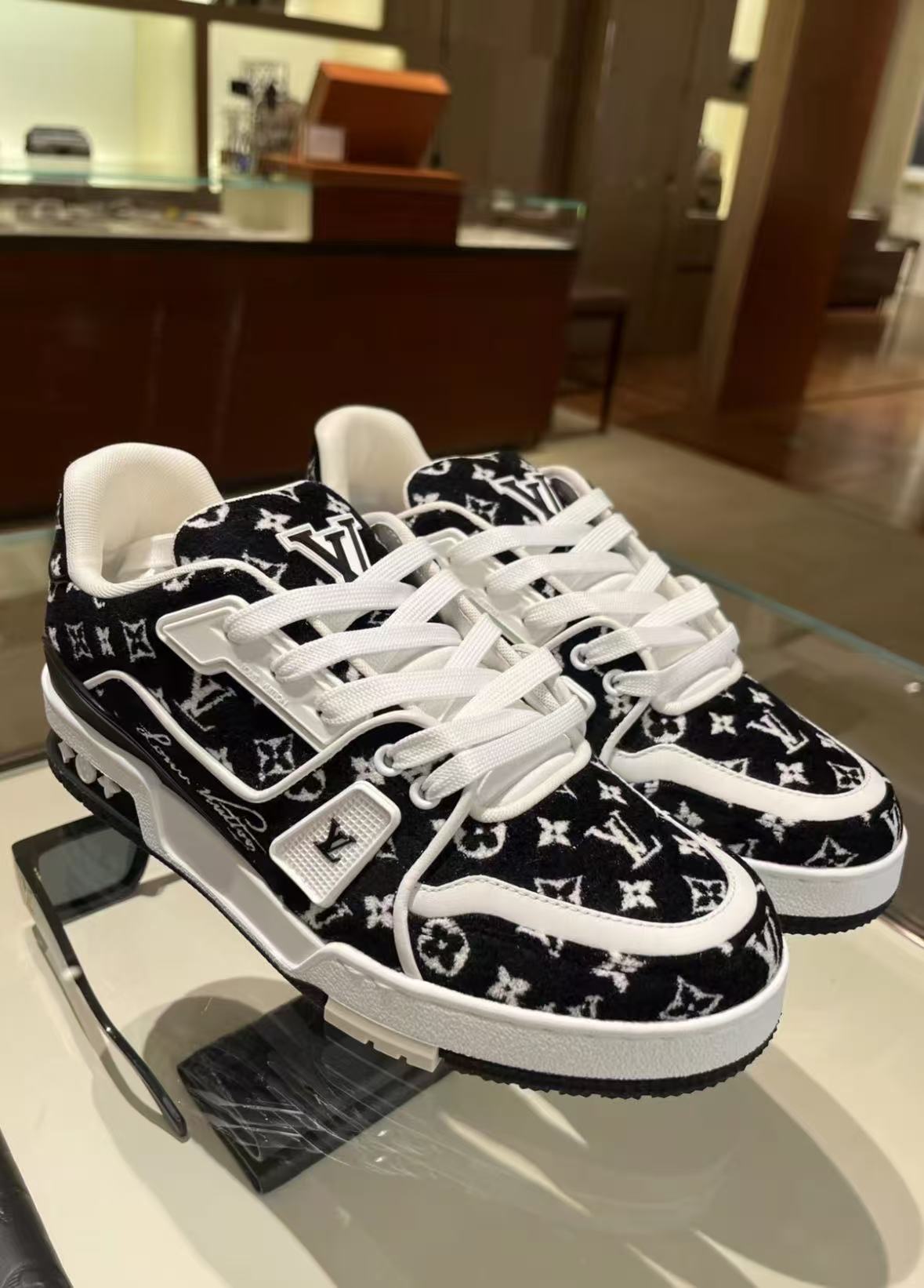 Louis Vuitton Trainer Black Monogram Textile 1ABFTE review fhgf