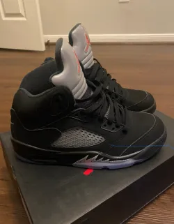 Air Jordan 5 “Black Metallic Reimagined" HF3975-001 review Ashely hillston 01