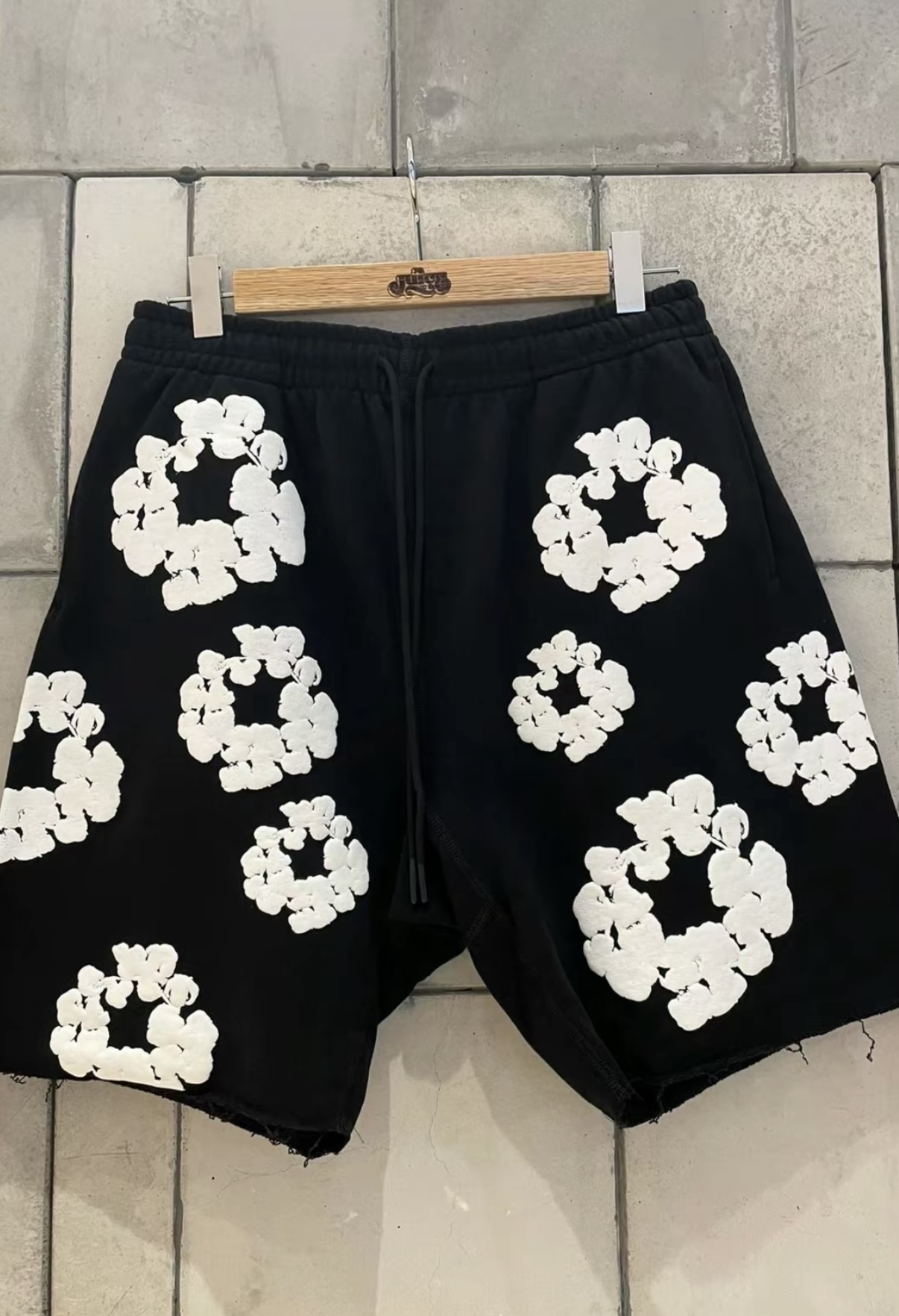 Denim Tears The Cotton Wreath Shorts Black review Andrew Nikeshin