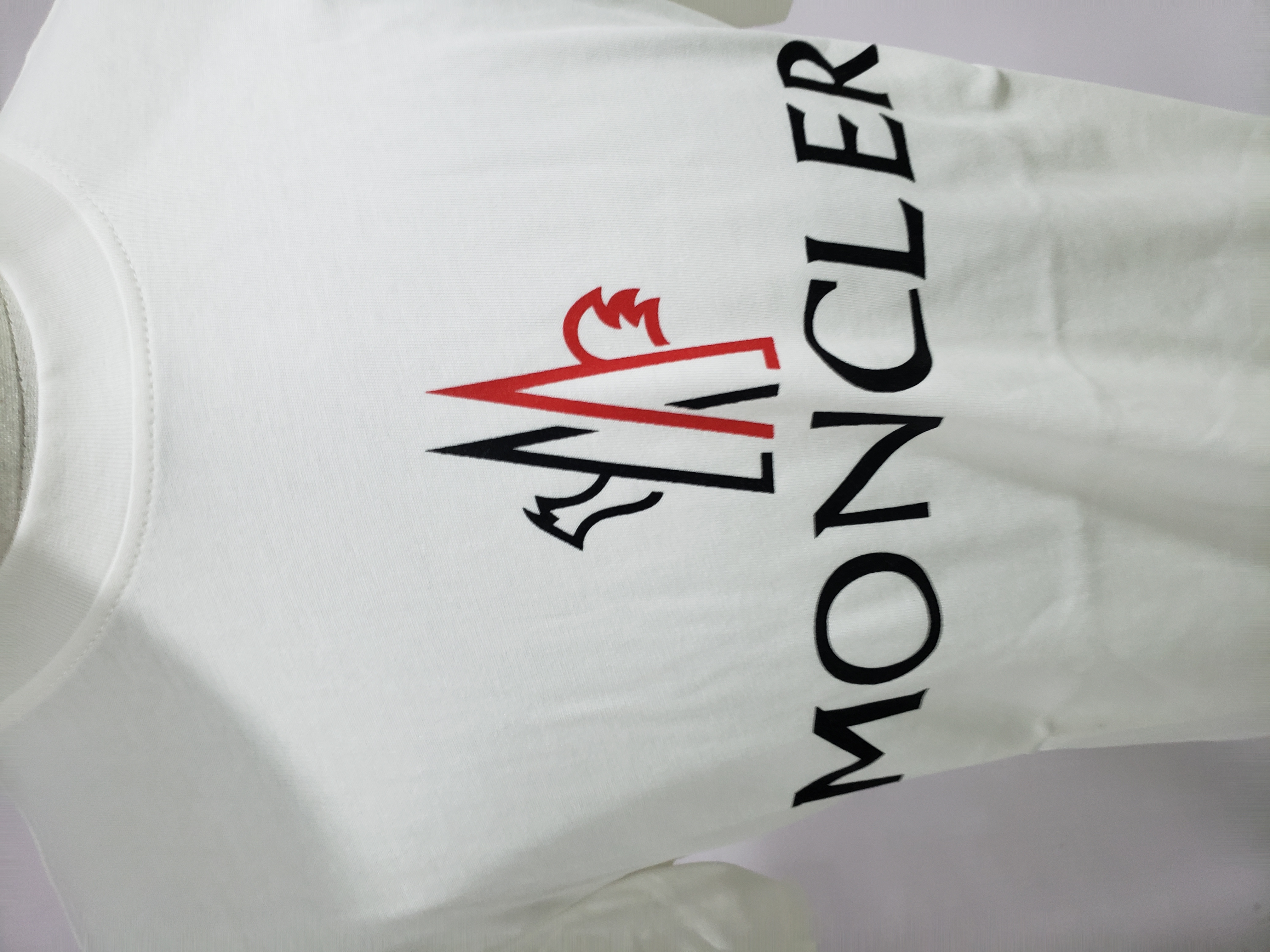 Moncler 2025 Spring and Summer New Short Sleeve T-shirt White review Obosneaker 02