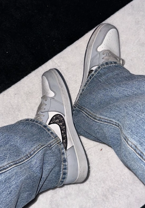 Air Jordan 1 Retro High Dior CN8607-002  review 