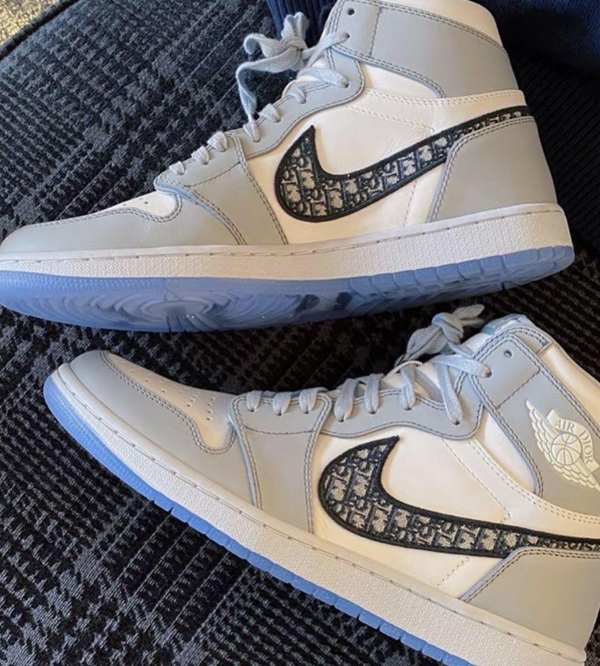 Air Jordan 1 Retro High Dior CN8607-002  review Carina Bengart