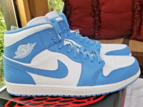 Air Jordan 1 Retro Mid UNC 554724-106 review 