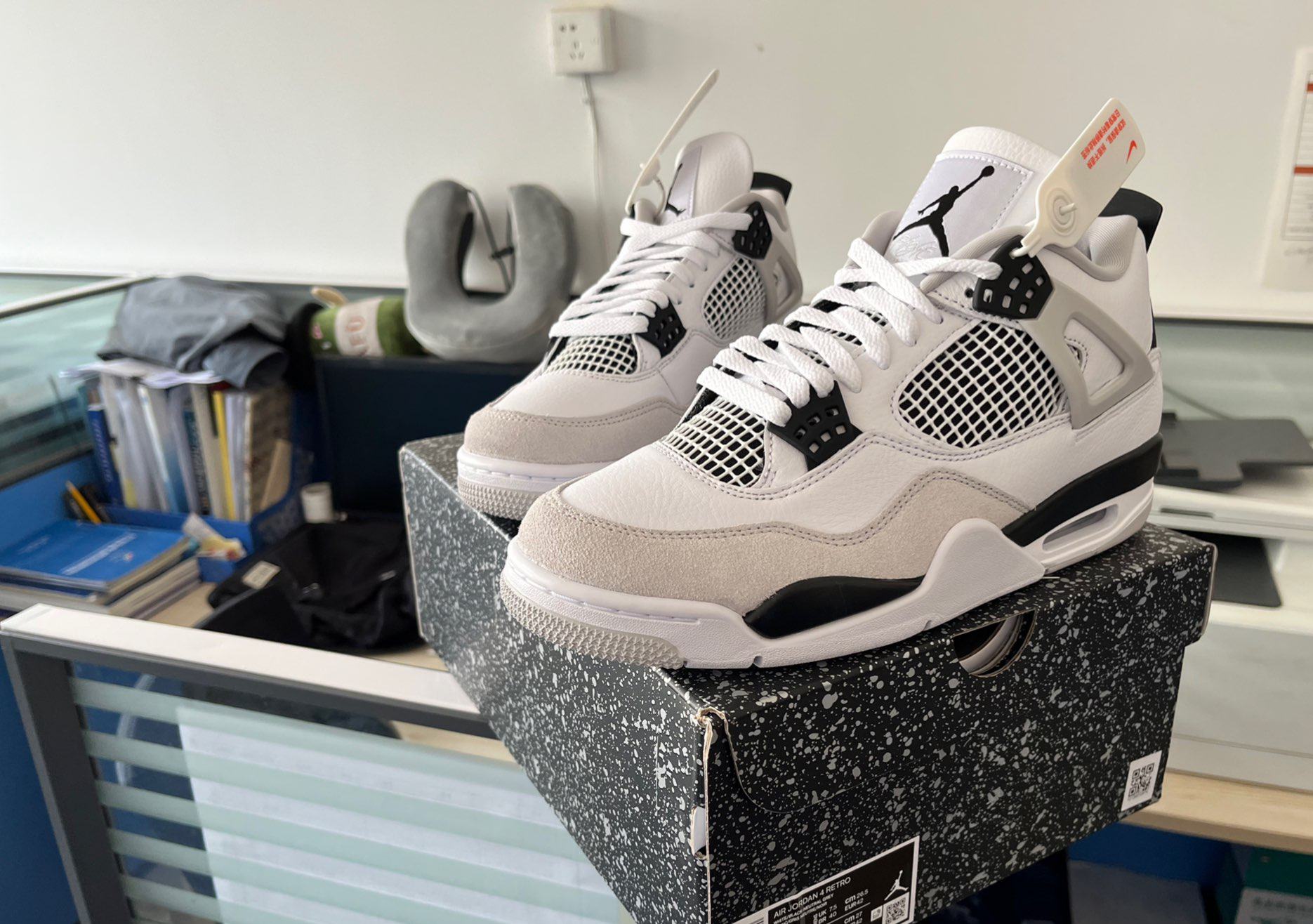 Air Jordan 4 Retro Military Black DH6927-111  review Grosvenor 00