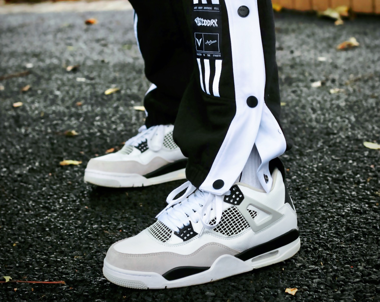 Air Jordan 4 Retro Military Black DH6927-111  review Horatio 01