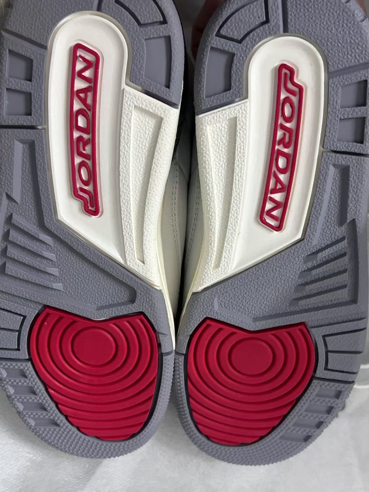 Air Jordan 3 Retro White Cement Reimagined DN3707-100  review Fitzroy 01