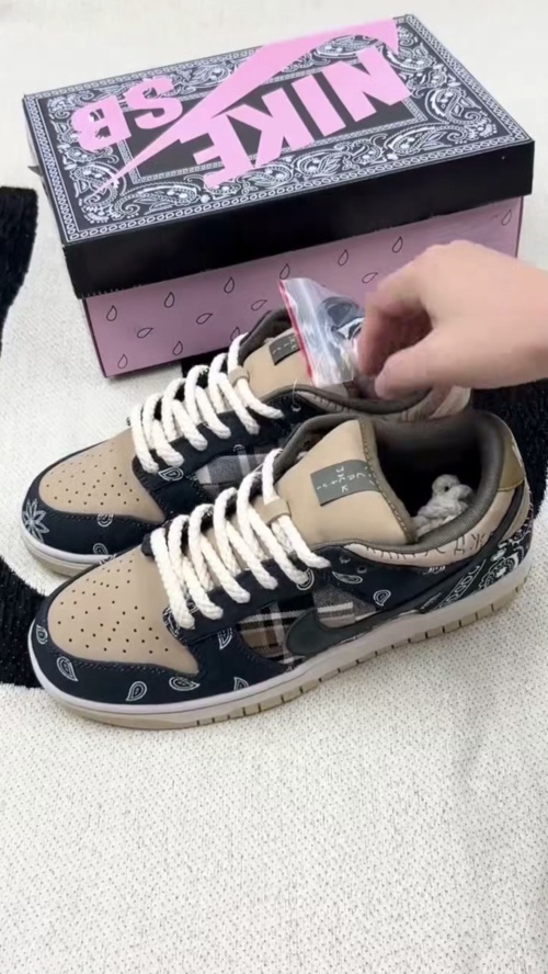  Nike SB Dunk Low Travis Scott (Regular Box) CT5053-001 [Top Version] review 