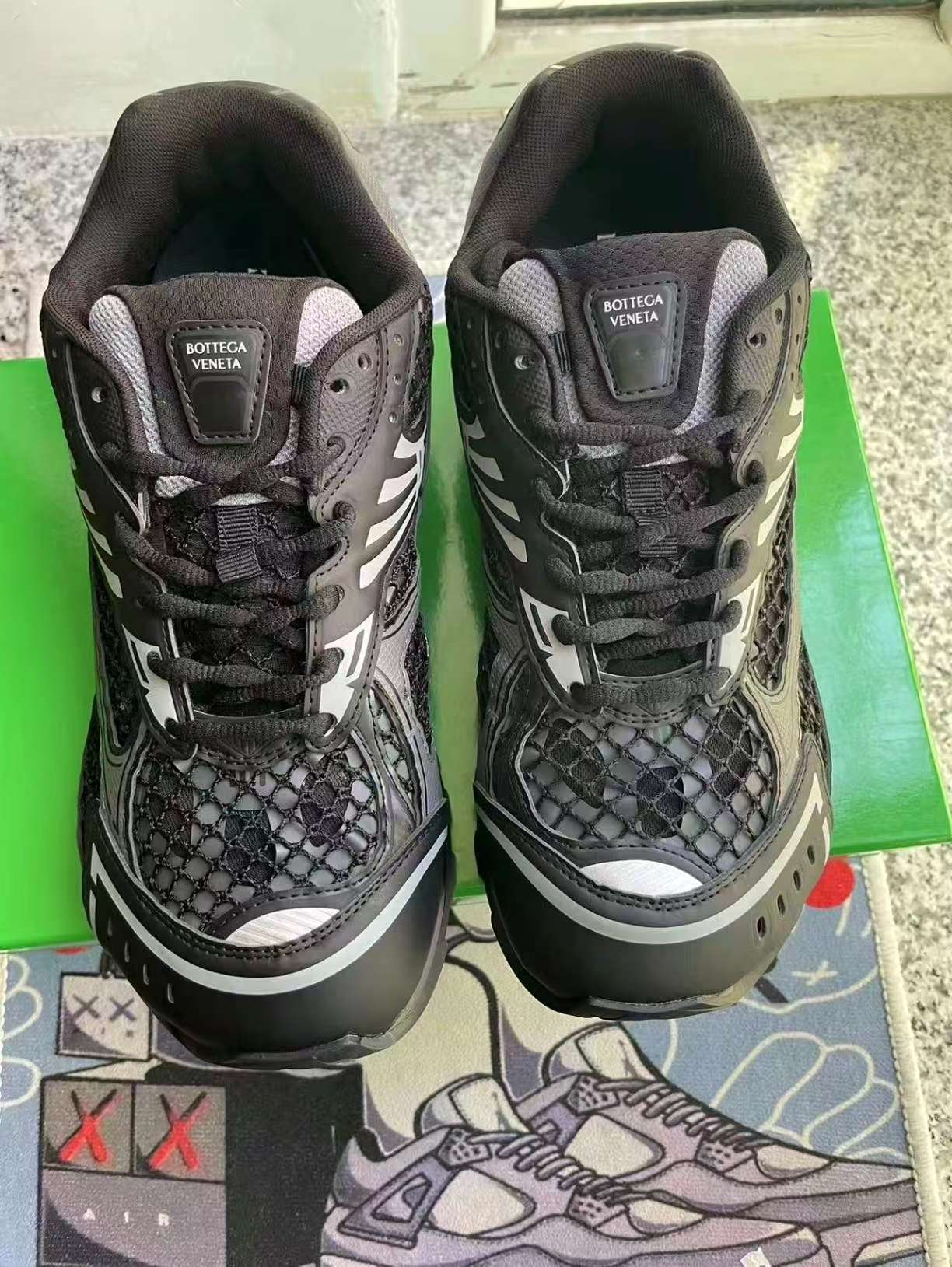 Bottega Veneta Orbit Black  741357V2X401000 review Cameron 00