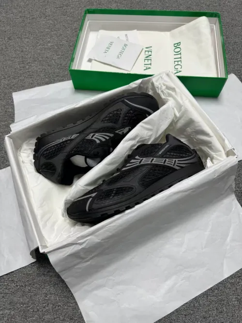 Bottega Veneta Orbit Black  741357V2X401000 review 