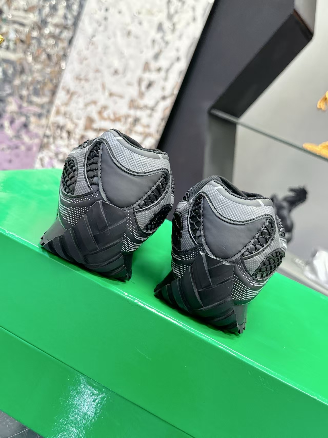 Bottega Veneta Orbit Black  741357V2X401000 review Christopher 01