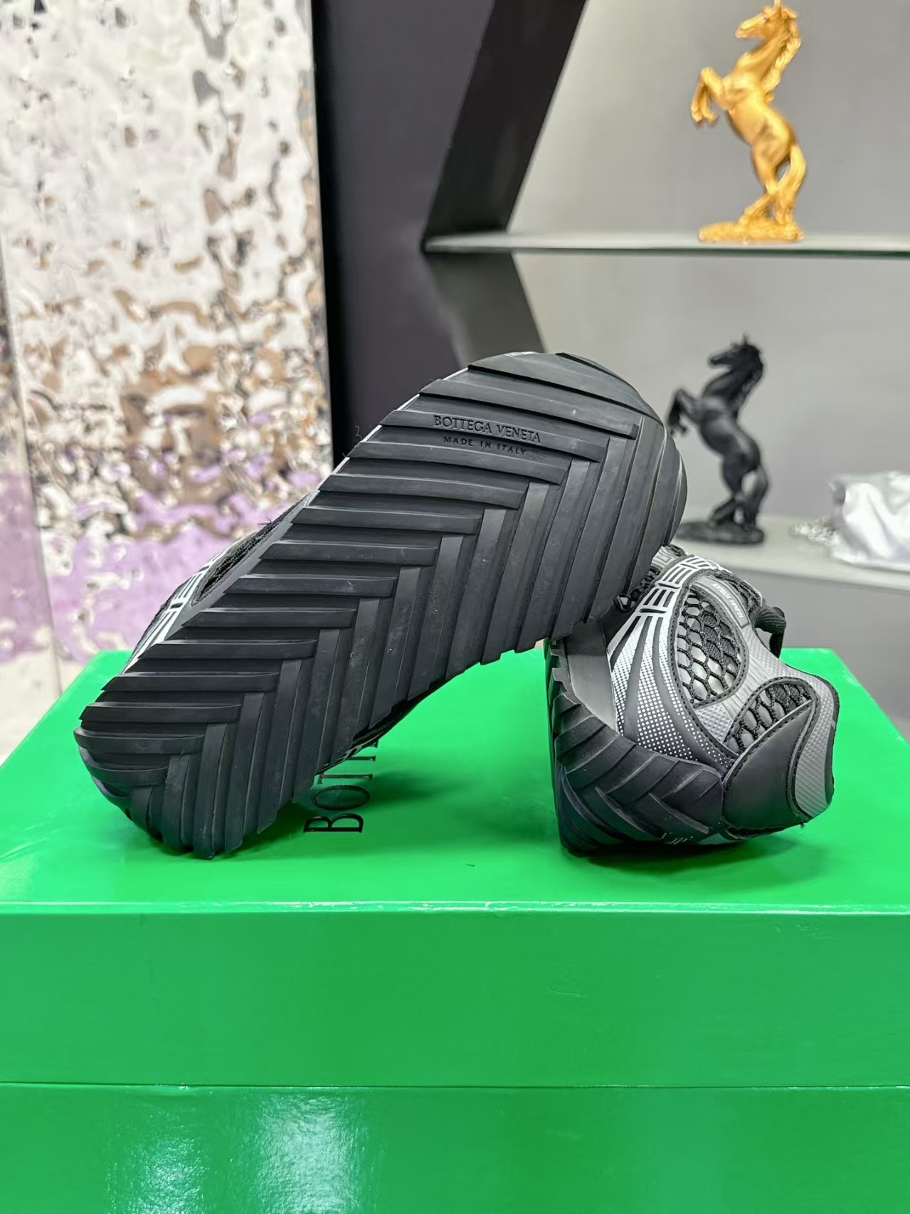 Bottega Veneta Orbit Black  741357V2X401000 review Christopher 02