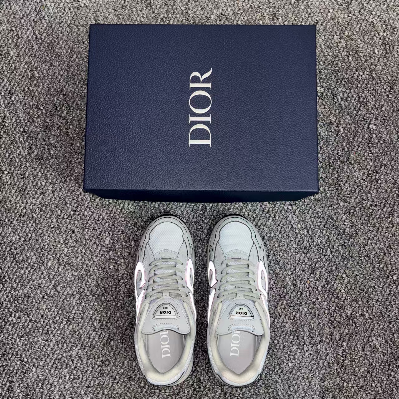 Dior B30 Grey  3SN279ZRD_H868 review Corin 01