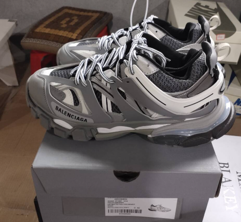 Balenciaga Tess S.Grey  555032 W1GB7 1214 (With LED) review Liam