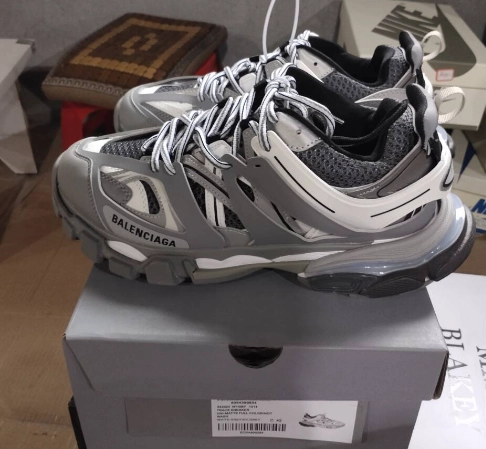 Balenciaga Tess S.Grey  555032 W1GB7 1214 (With LED) review 