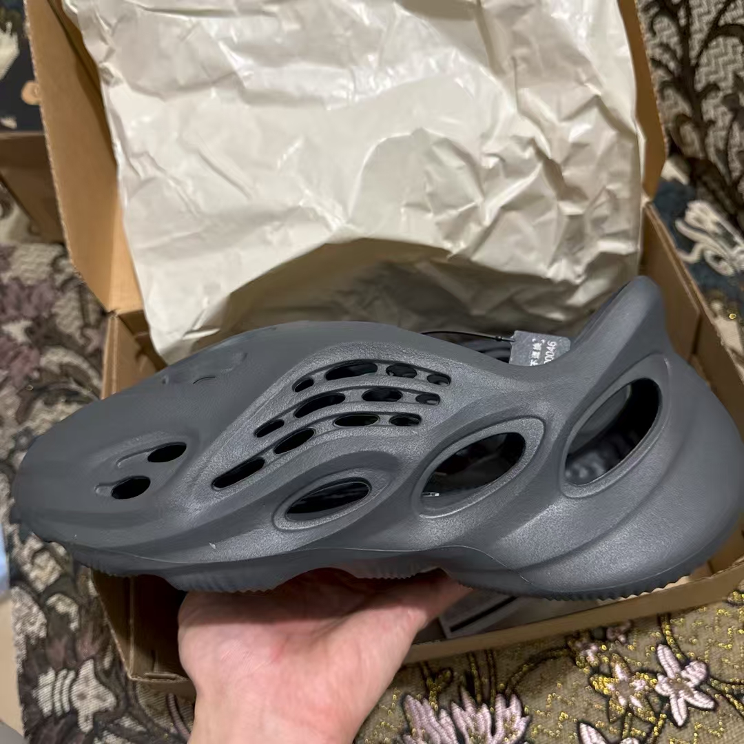 Adidas Yeezy Foam RNR Onyx (2022/2024) HP8739  review Llywelyn 00