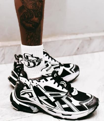 Balenciaga Runner Black White  677403W3RB29010 review Fion 01