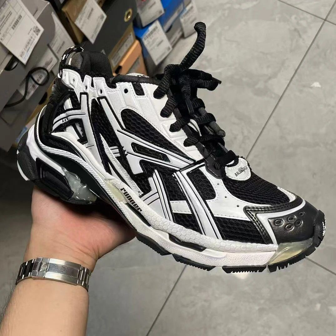 Balenciaga Runner Black White  677403W3RB29010 review Herbert 01