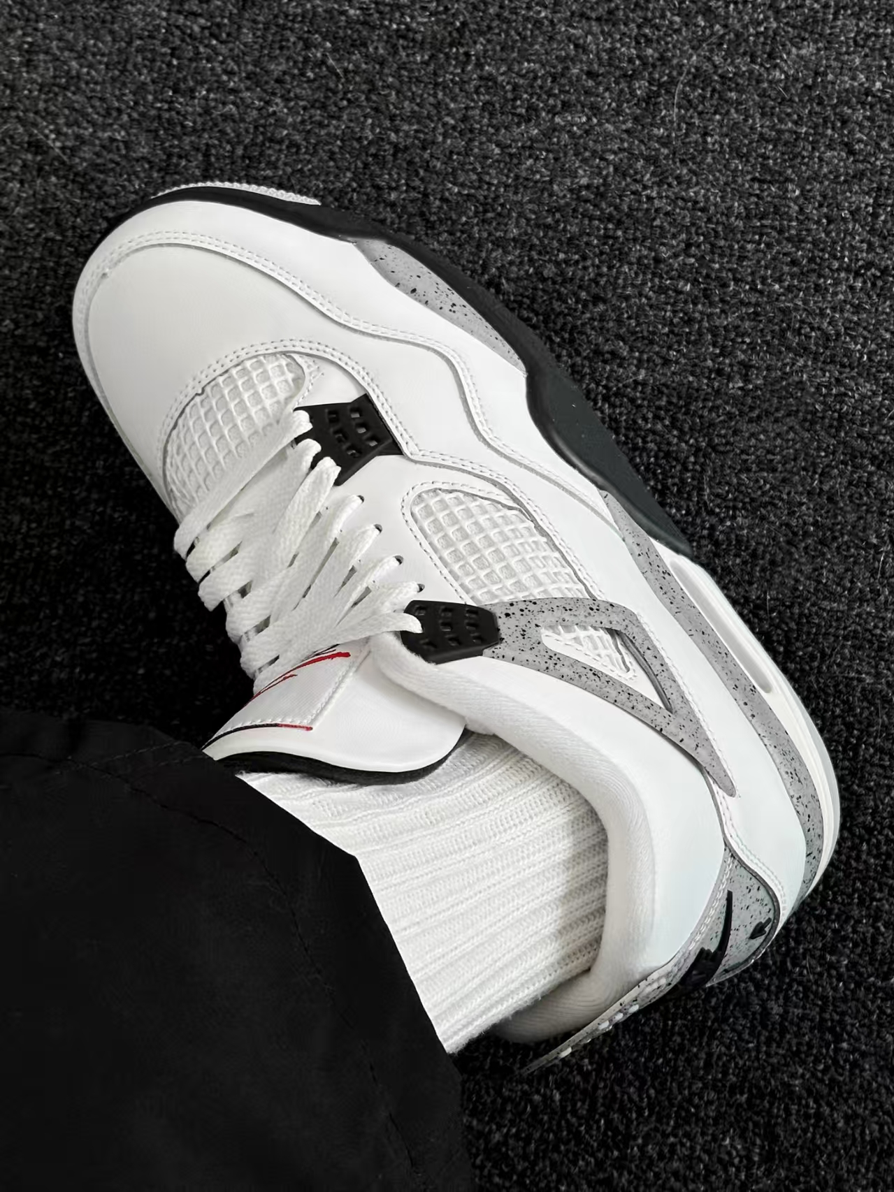 Jordan 4 Retro White Cement (2025) FV5029-100 review Ignatius 01