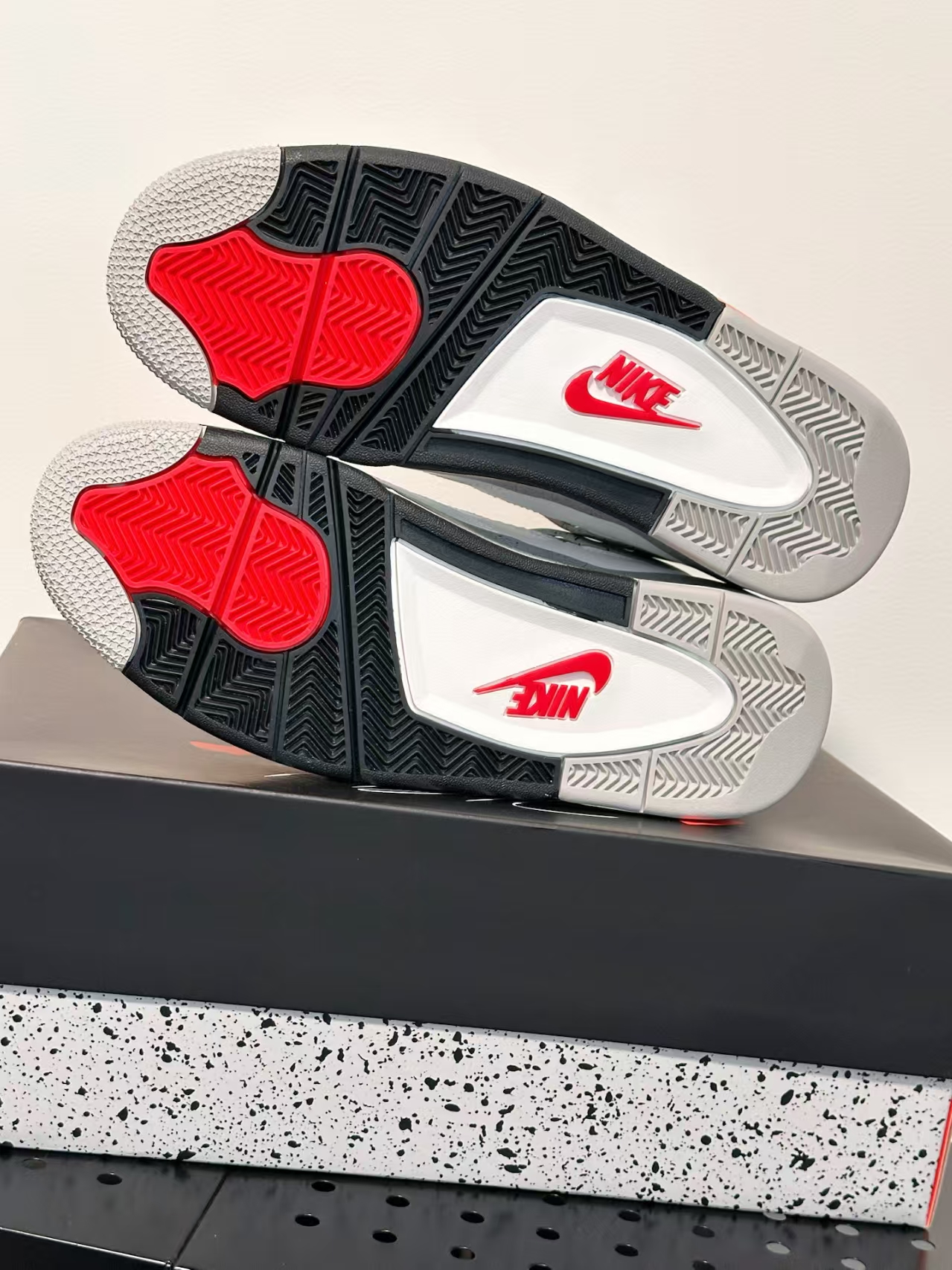 Jordan 4 Retro White Cement (2025) FV5029-100 review Lionel 00