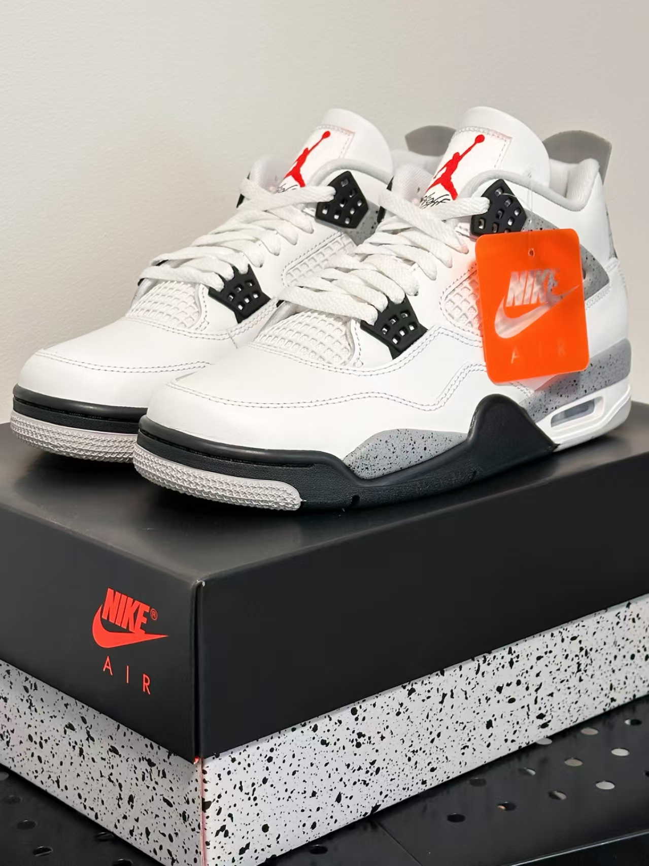 Jordan 4 Retro White Cement (2025) FV5029-100 review Lionel 03