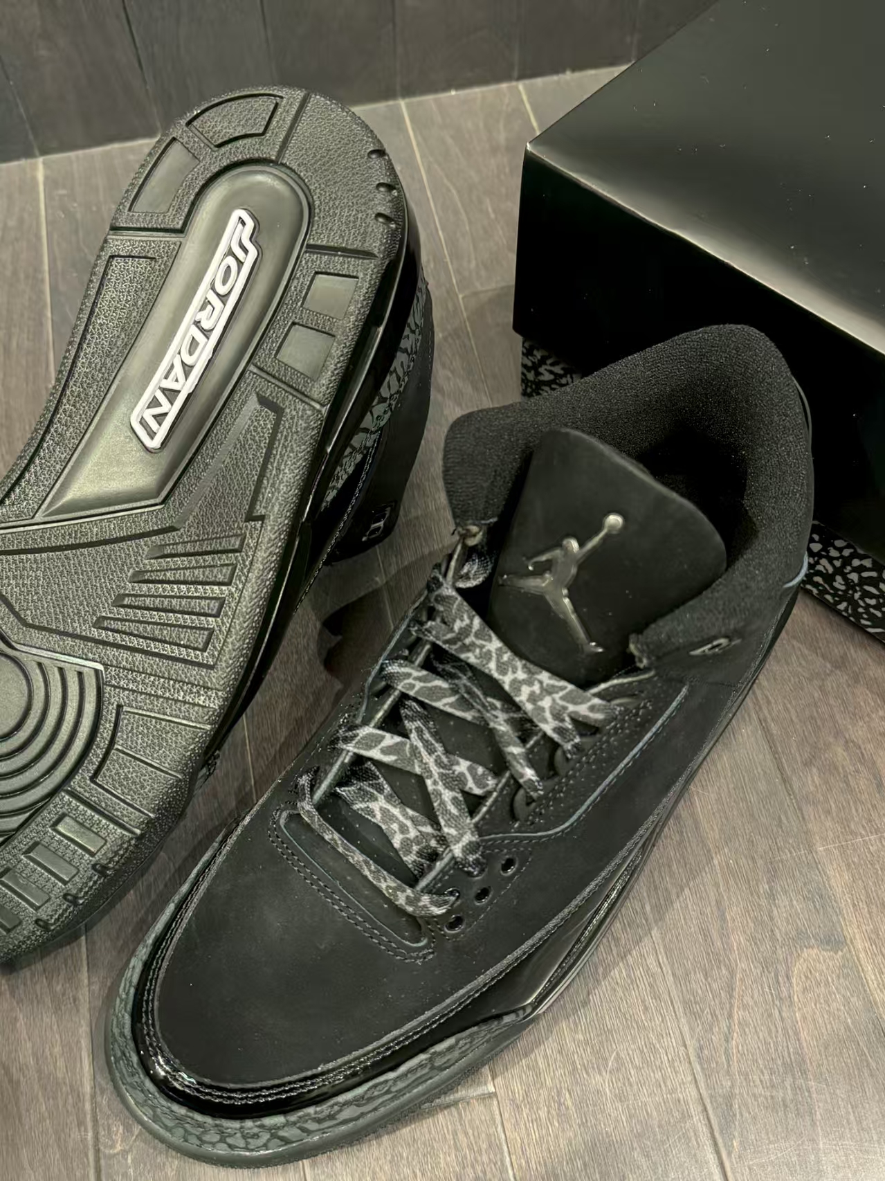 Top Version Air Jordan 3 Retro Black Cat CT8532-001 review Payne 02