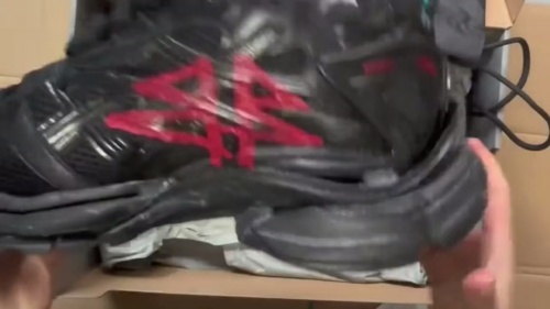 Balenciaga Runner Black And Red Characters 677402 W3RB1 0102 review 