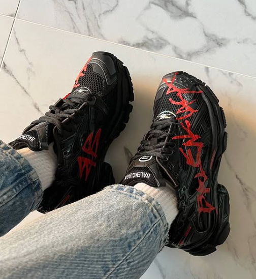 Balenciaga Runner Black And Red Characters 677402 W3RB1 0102 review Justin 01
