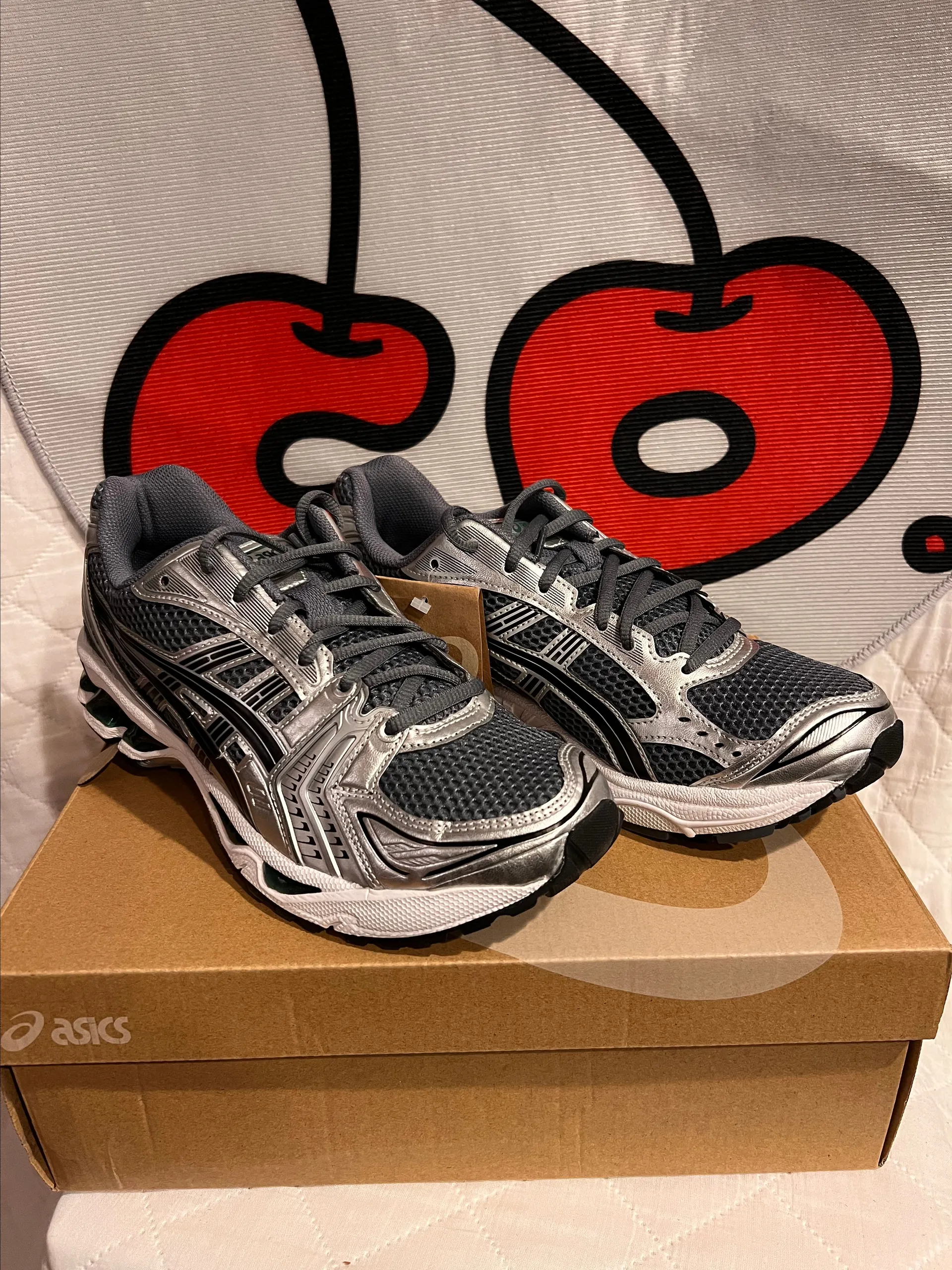 ASICS GEL-Kayano 14 Metropolis Jasper Green 1203A537-020 review Gregary 00