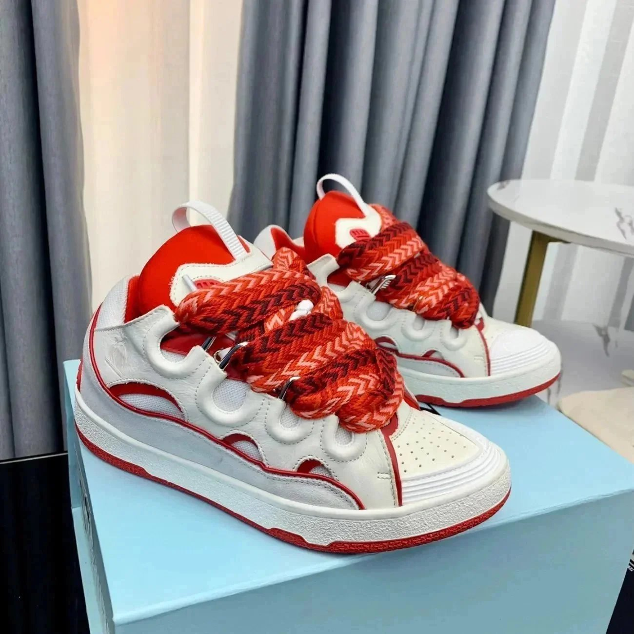 LANVIN White White Red review Verne 00