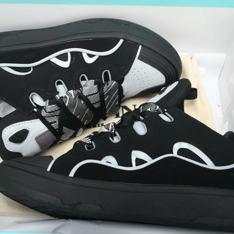 LANVIN White Black review Roderick 00