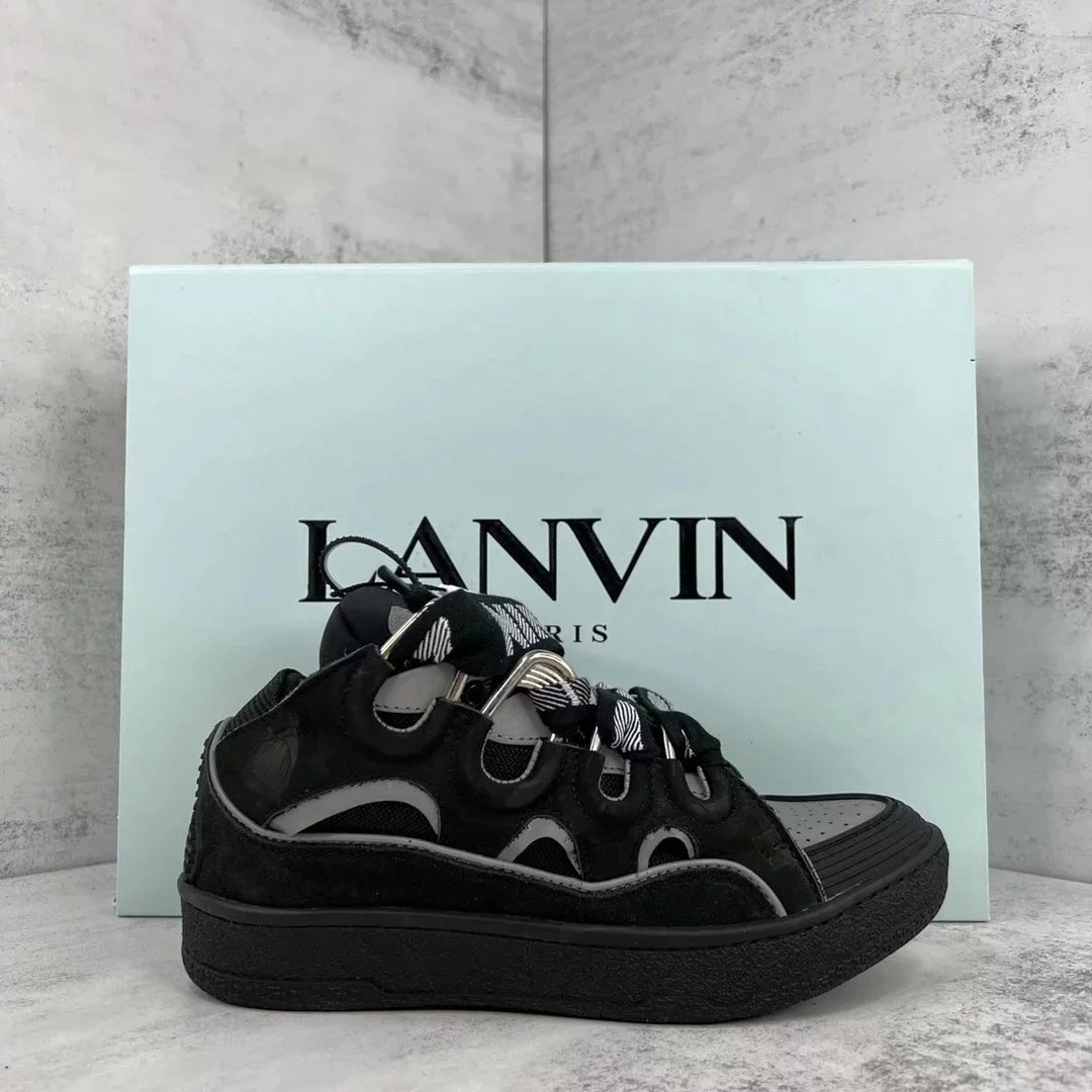 LANVIN White Black review Roderick 01