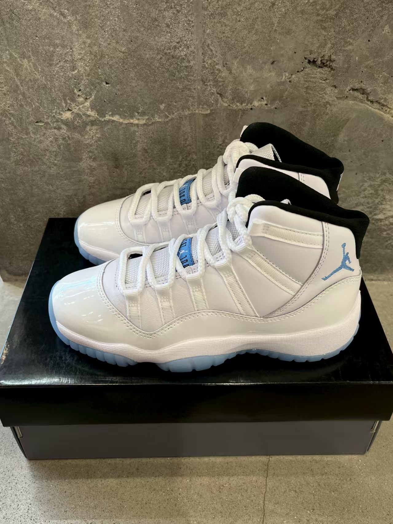 Air Jordan 11 Retro 'Columbia / Legend Blue'  CT8012-104 review Quentin 00