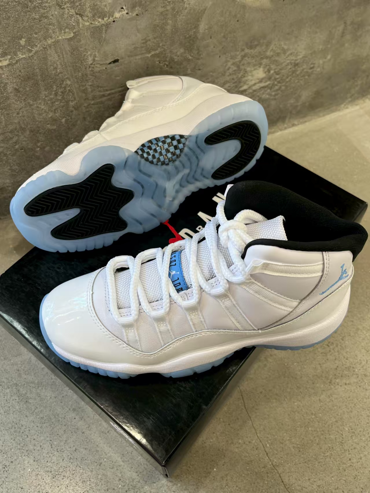 Air Jordan 11 Retro 'Columbia / Legend Blue'  CT8012-104 review Quentin 01